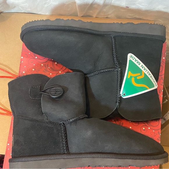 NWT UGG Burleigh Button Mini Natural Black Australian Sheepskin Boots - Picture 7 of 15